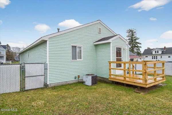 $315,000 | 2507 Augustine Avenue, Rotterdam, NY 12306