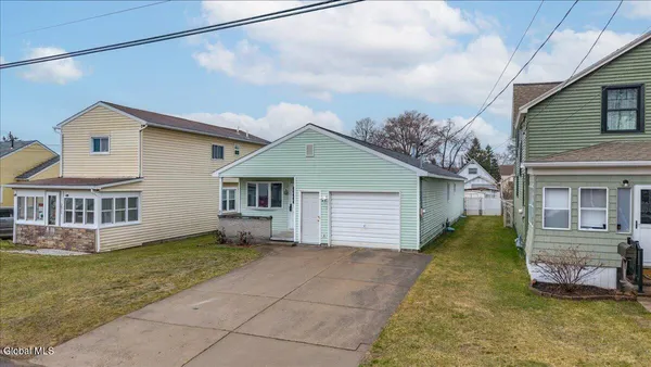 $315,000 | 2507 Augustine Avenue, Rotterdam, NY 12306