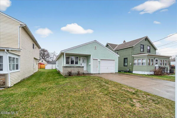 $315,000 | 2507 Augustine Avenue, Rotterdam, NY 12306