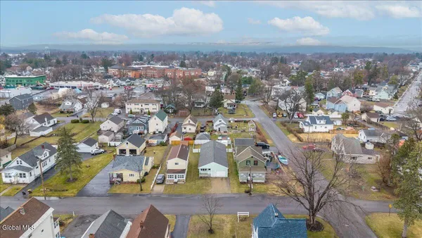 $315,000 | 2507 Augustine Avenue, Rotterdam, NY 12306