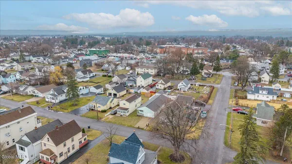 $315,000 | 2507 Augustine Avenue, Rotterdam, NY 12306