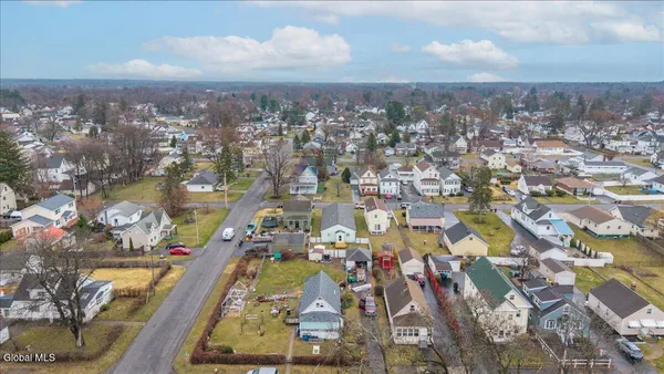 $315,000 | 2507 Augustine Avenue, Rotterdam, NY 12306