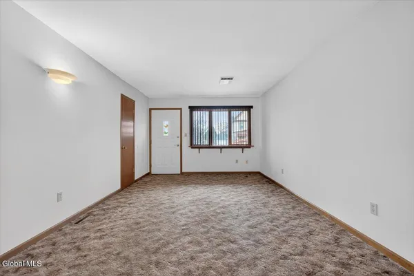 $315,000 | 2507 Augustine Avenue, Rotterdam, NY 12306