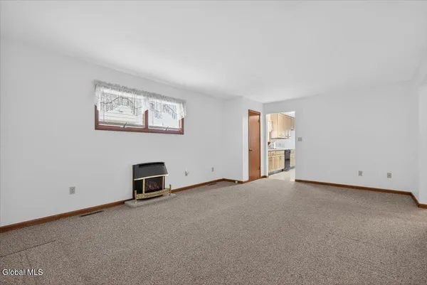 $315,000 | 2507 Augustine Avenue, Rotterdam, NY 12306