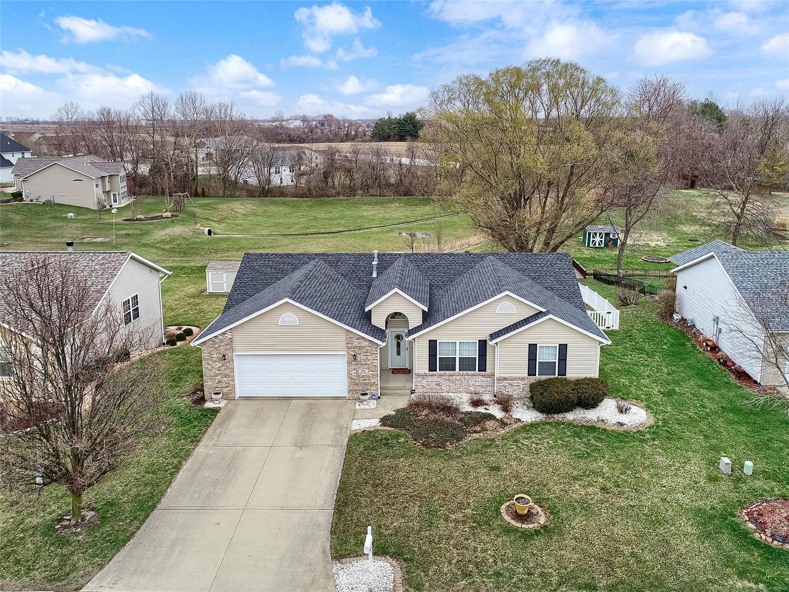 809 Copper Ridge Maryville, IL 62062 - Photo 1 of 36 Gallery Image 1