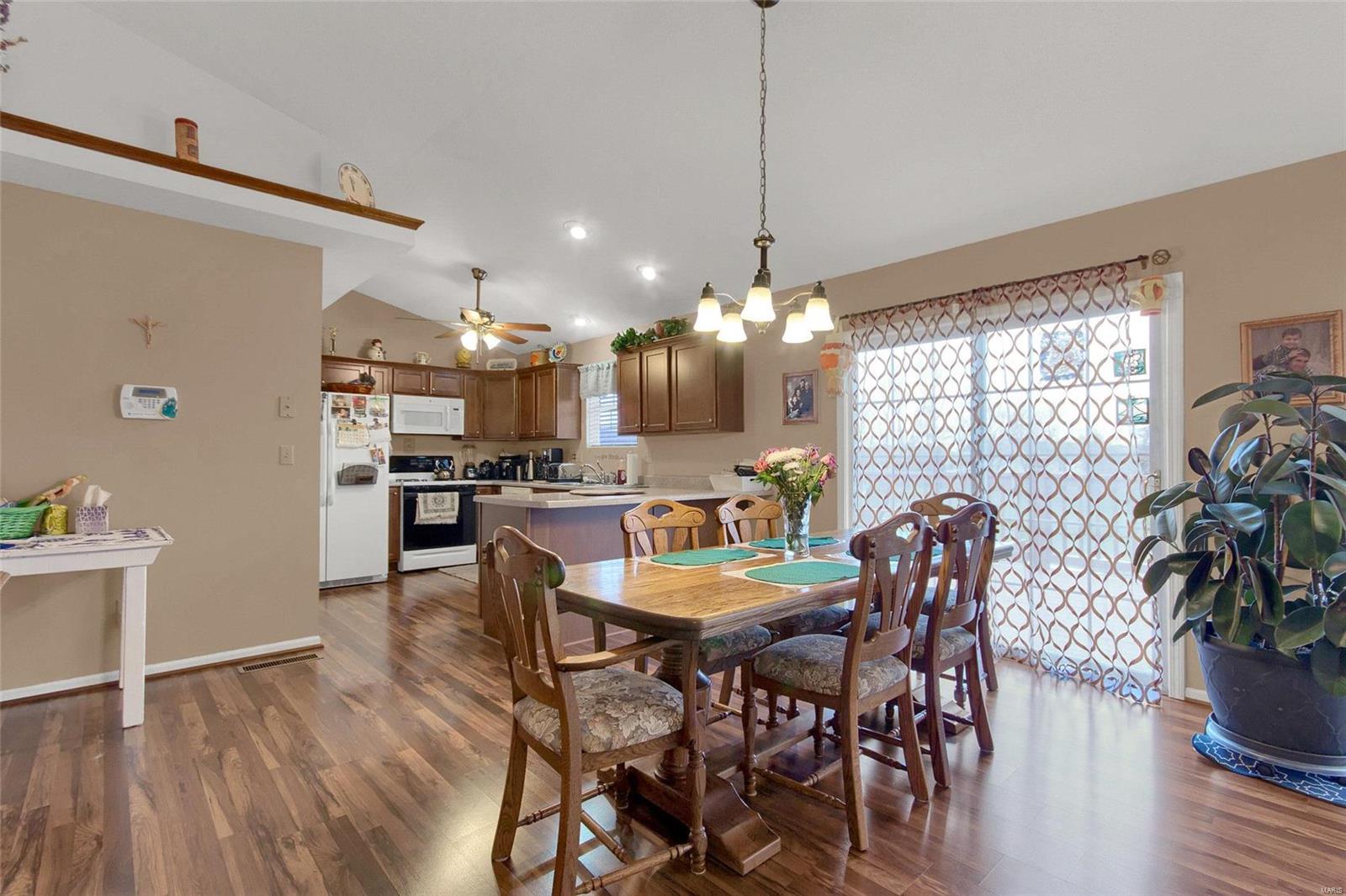 809 Copper Ridge Maryville, IL 62062 - Photo 5 of 36 Gallery Image 5
