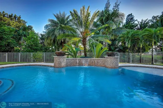 $1,325,000 | Rolling Hills Golf and Tennis Club, Davie, FL 33328