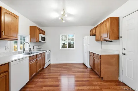 $329,900 | 860 Lansing Street, Aurora, CO 80010