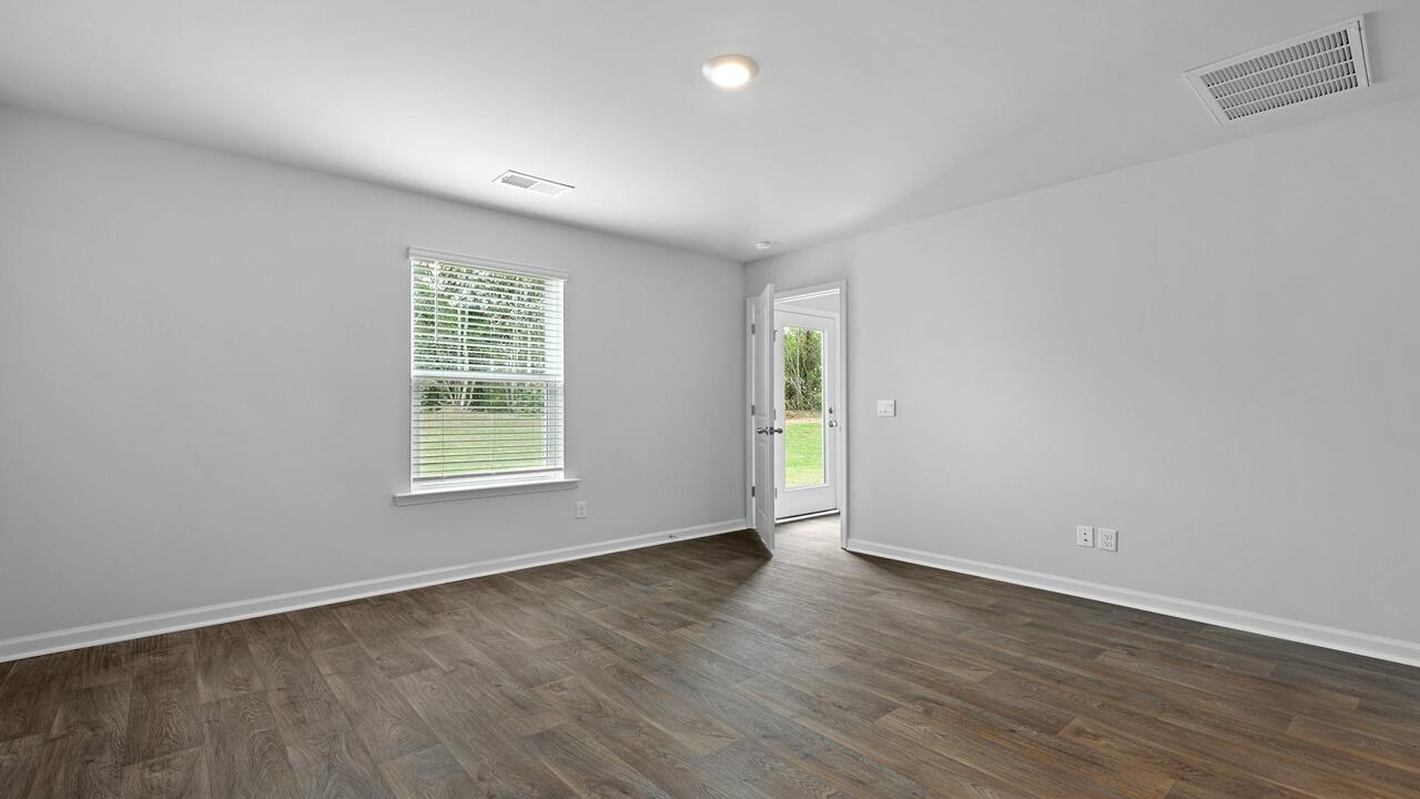 767 Long Blf Road Summerville, SC 29486 - Photo 17 of 27 32-web-or-mls-550A1136