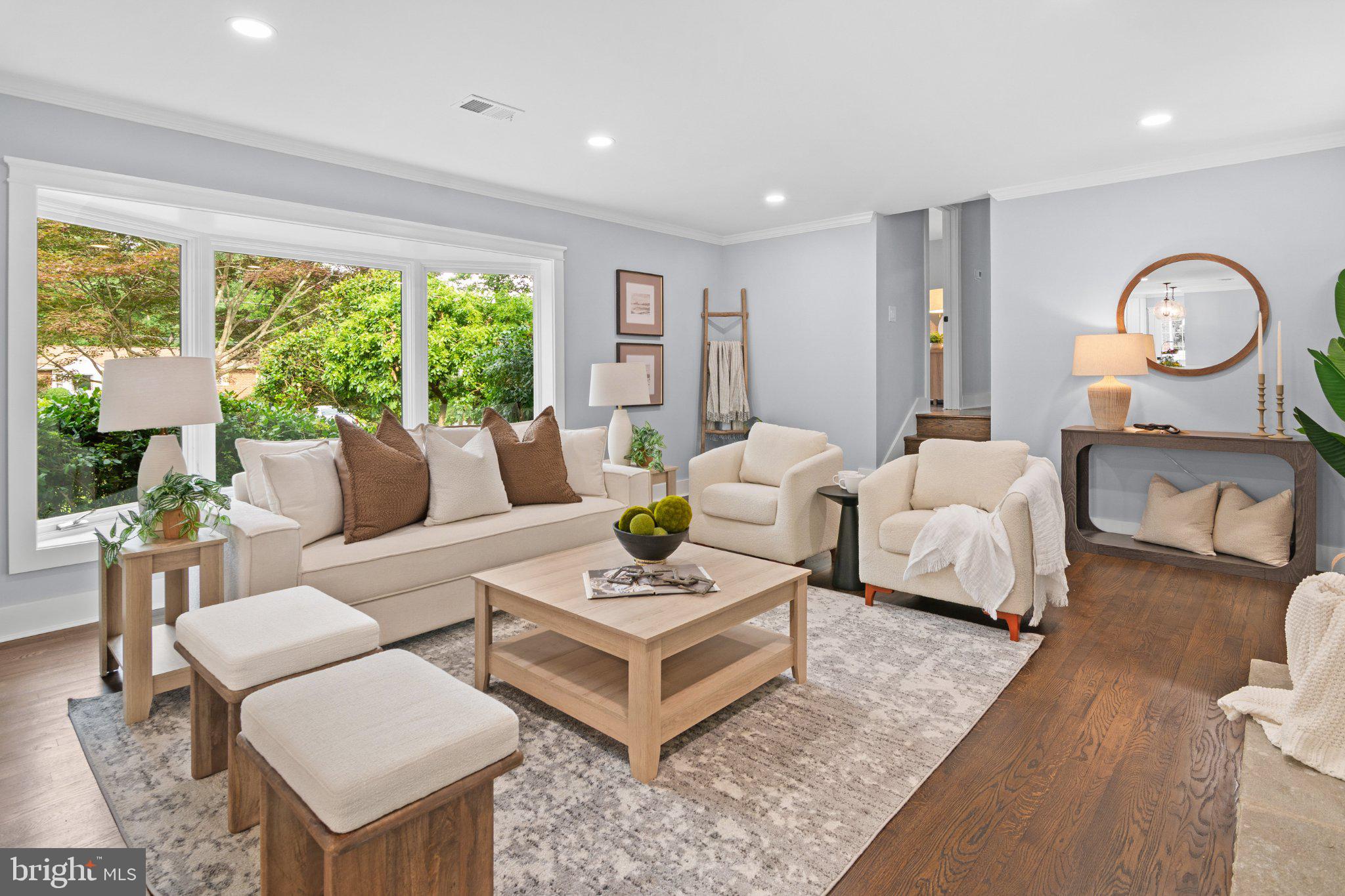 14200 Dav Road Rockville, MD 20850 - Photo 33 of 60 Bright and inviting living space.