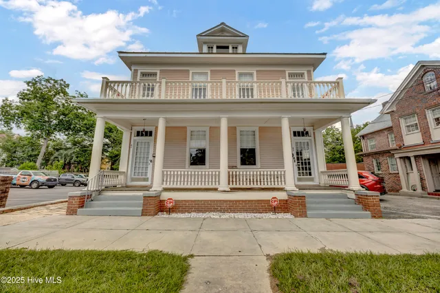 $2,400 | 8 South 7th Street, Unit A, Wilmington, NC 28401