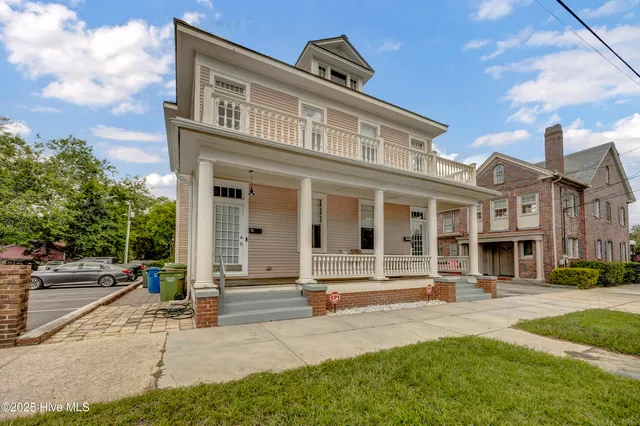 $2,400 | 8 South 7th Street, Unit A, Wilmington, NC 28401