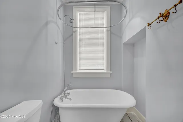 $2,400 | 8 South 7th Street, Unit A, Wilmington, NC 28401