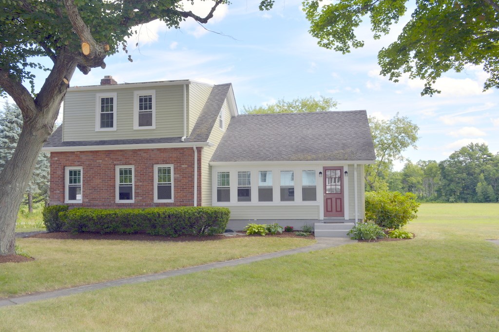 461 Sowams Road Barrington, RI 02806 - Photo 3 of 33