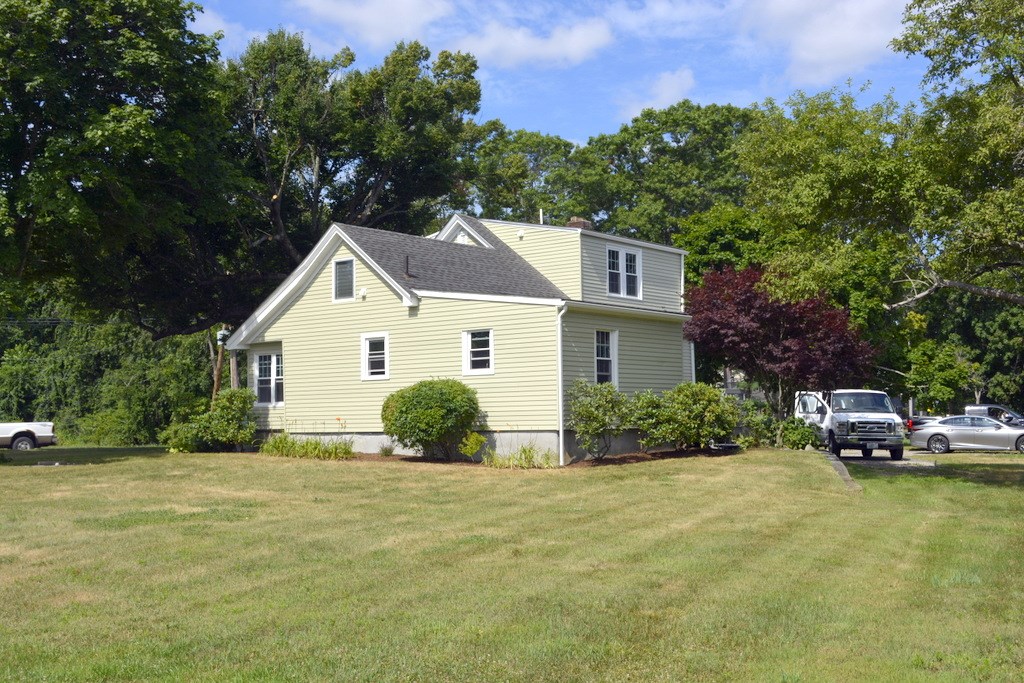 461 Sowams Road Barrington, RI 02806 - Photo 6 of 33