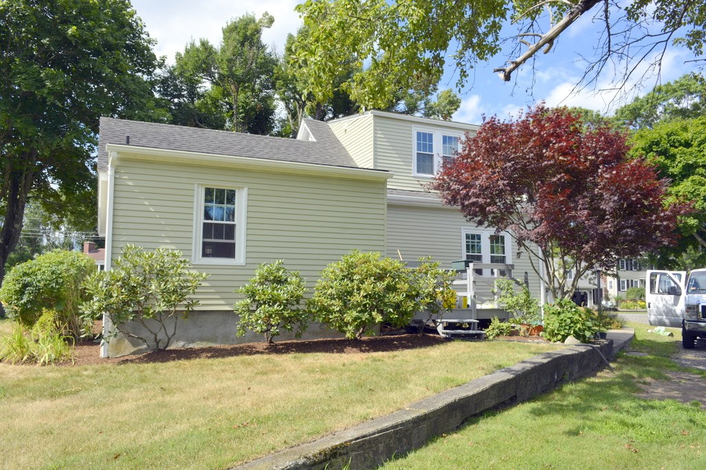 461 Sowams Road Barrington, RI 02806 - Photo 7 of 33