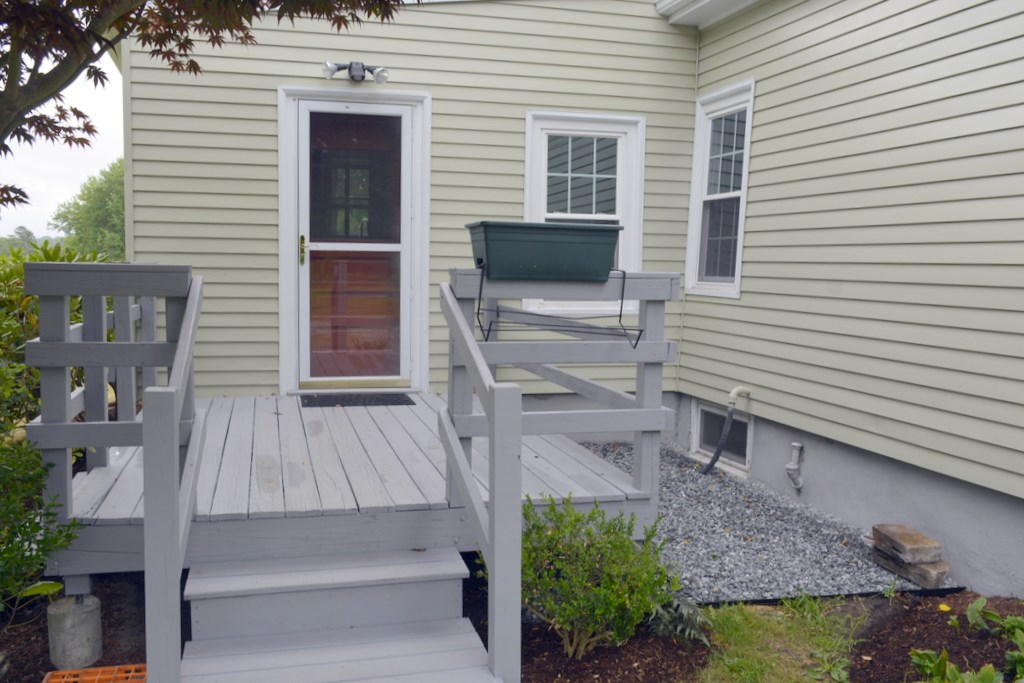 461 Sowams Road Barrington, RI 02806 - Photo 8 of 33