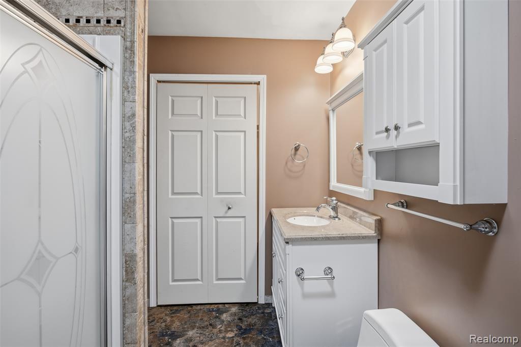 21650 Telegraph Road Flat Rock, MI 48134 - Photo 34 of 70