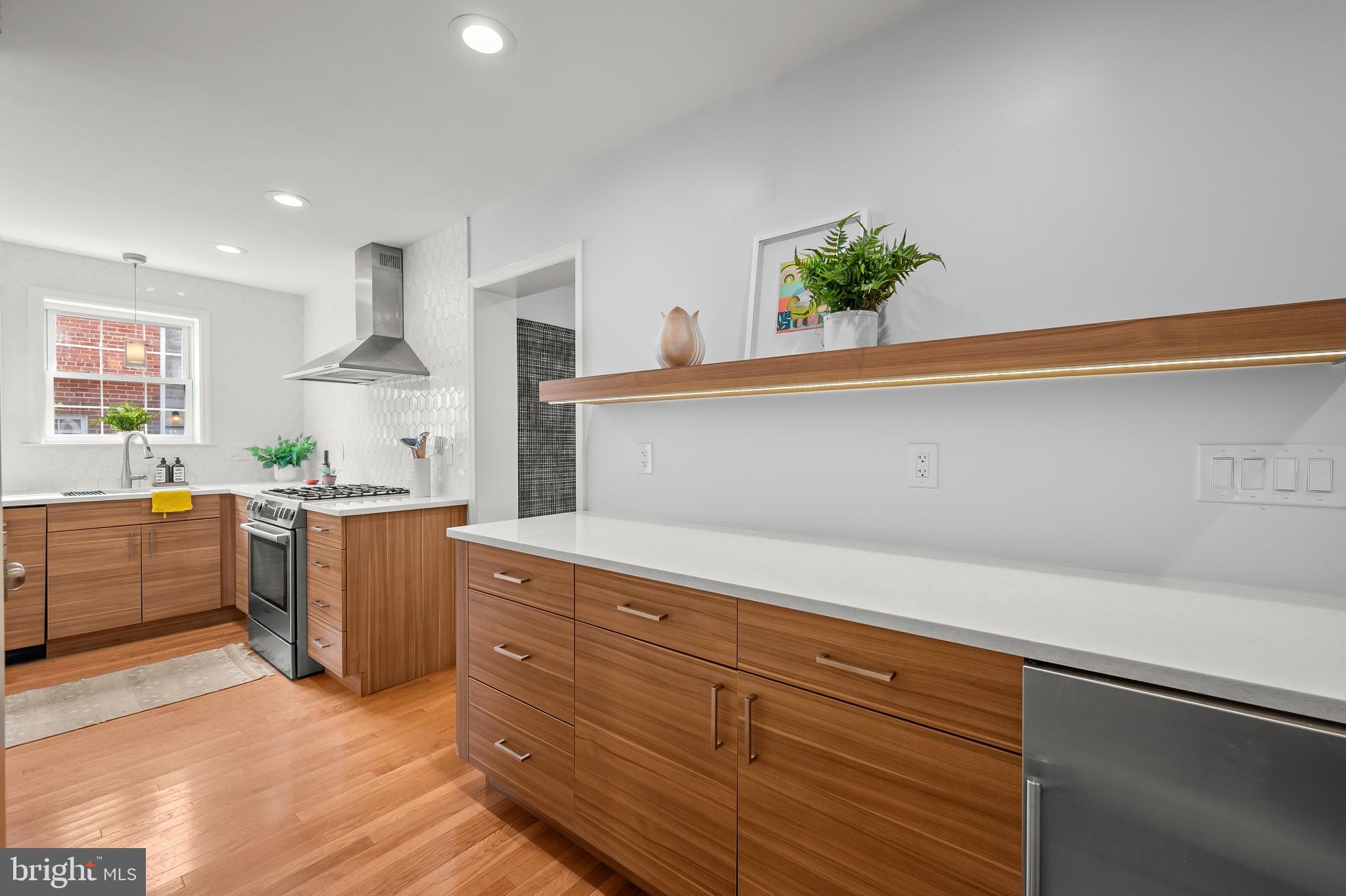 2110 Dayton Street Silver Spring, MD 20902 - Photo 12 of 54