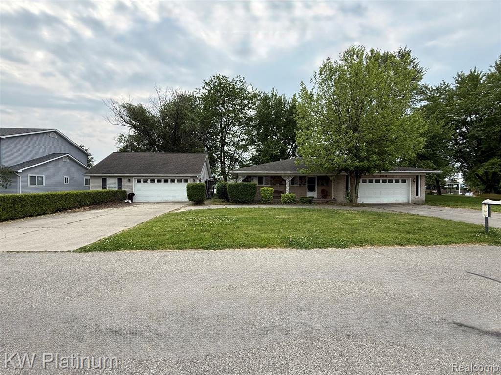 7275 Bluebill Road Algonac, MI 48001 - Photo 3 of 32