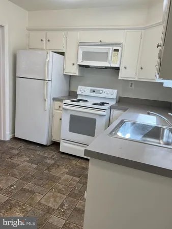 $4,295 | 2926 1st Street North, Arlington, VA 22201