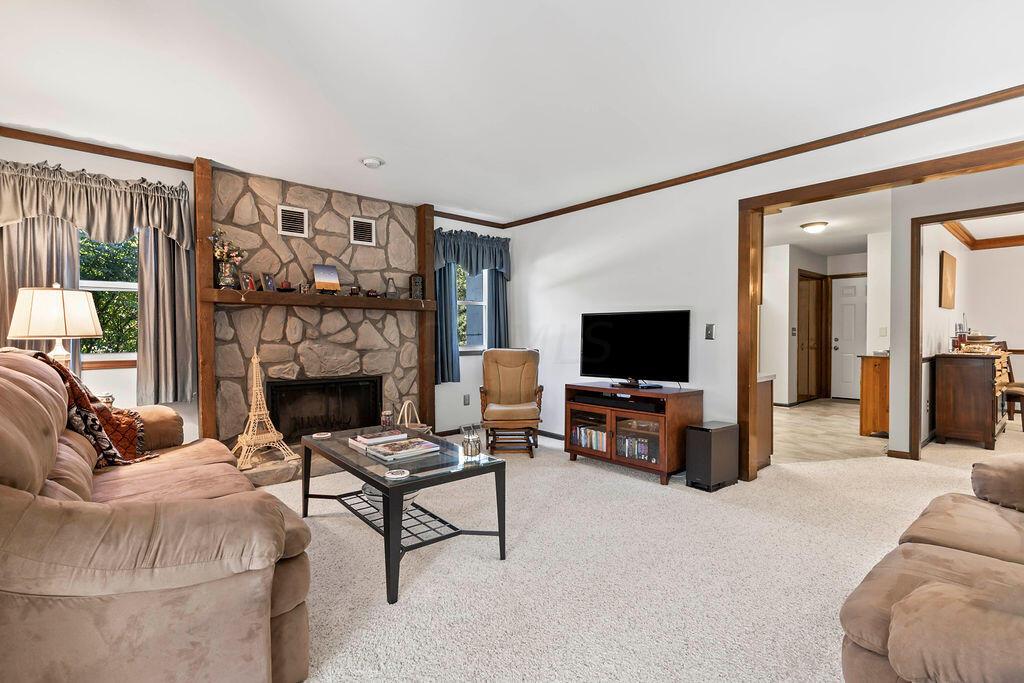 1239 Chatham Ridge Road Westerville, OH 43081 - Photo 13 of 36 Family Room