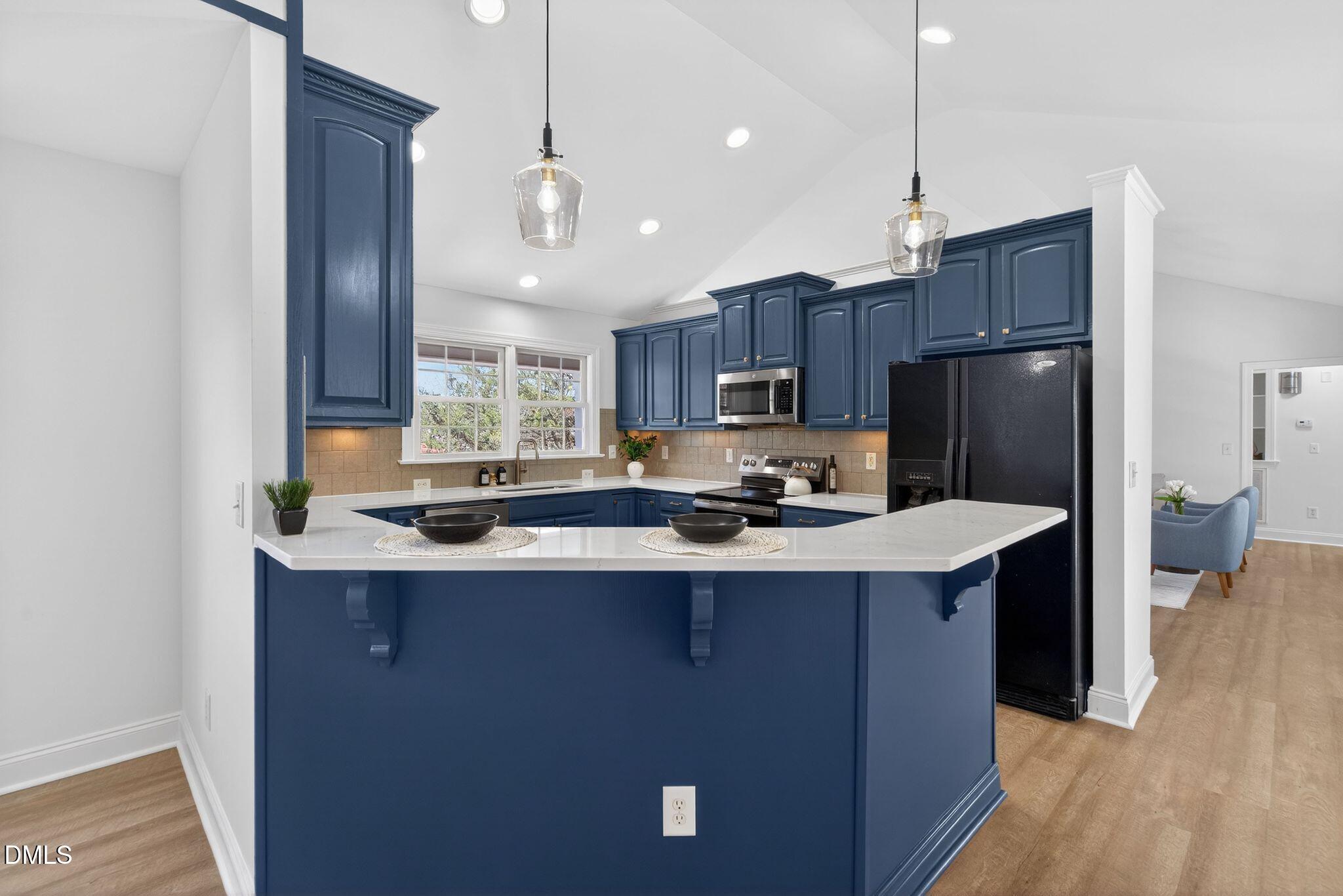 180 Normandy Road Louisburg, NC 27549 - Photo 28 of 73 Kitchen Bar