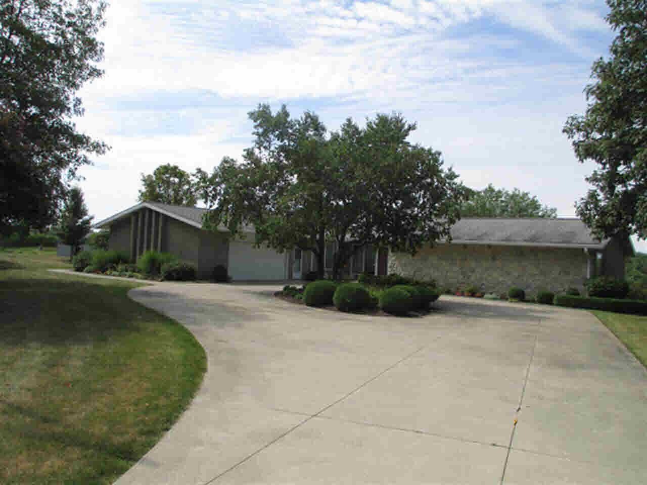 3951 County Line Road North Muncie, IN 47302 - Photo 1 of 23 Gallery Image 1