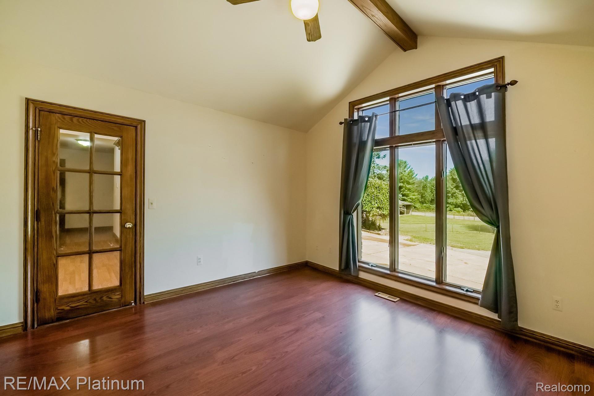 9262 Townley Road Fenton, MI 48430 - Photo 22 of 65 021-photo-office-8522366.jpg