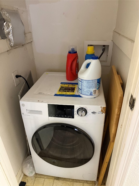 7575 Cambridge Street, Unit 2704 Houston, TX 77054 - Photo 15 of 28 a utility room with dryer and washer