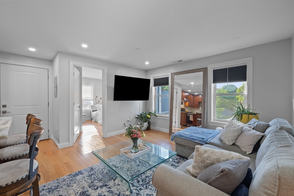6 Nelly Street, Unit 3 Wakefield, MA 01880 - Photo 4 of 37
