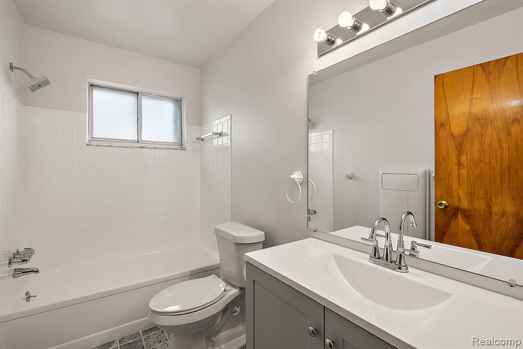 25301 Five Mile Road, Unit 208 Redford, MI 48239 - Photo 16 of 18 Gallery Image 16