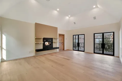 $2,000,000 | 74 Briar Hollow Lane, Houston, TX 77027