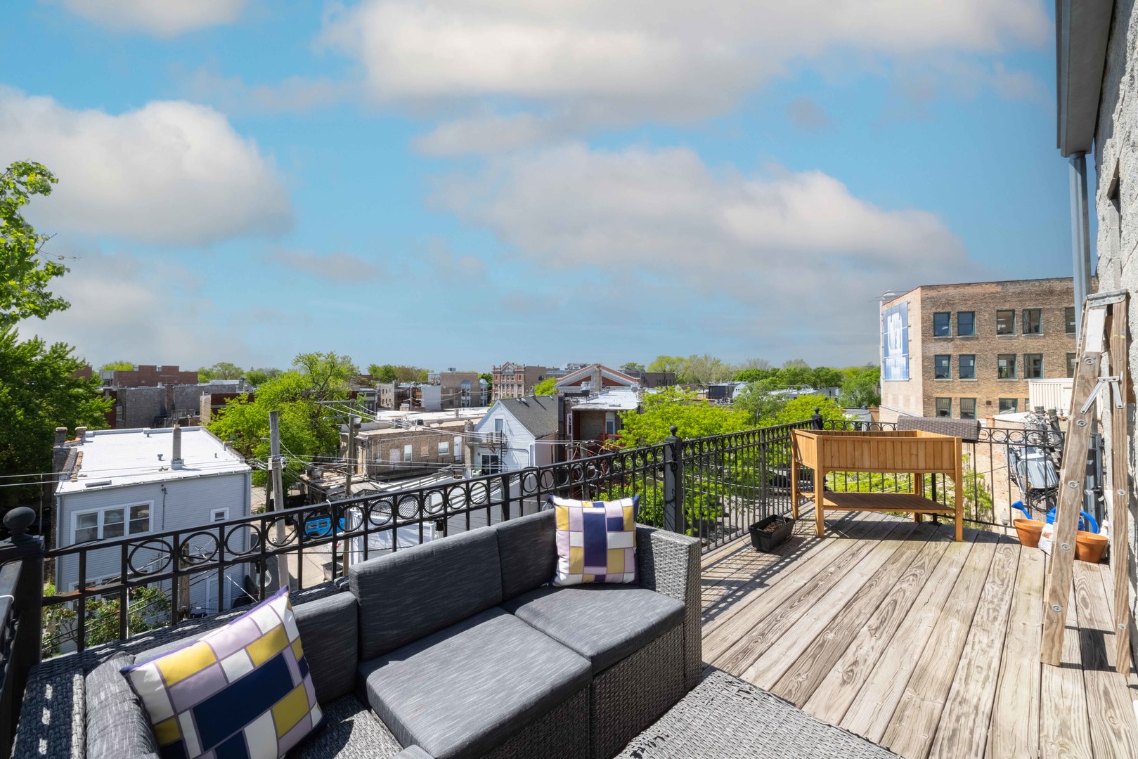 1933 West Irving Park Road, Unit 4 Chicago, IL 60613 - Photo 15 of 18 Gallery Image 15