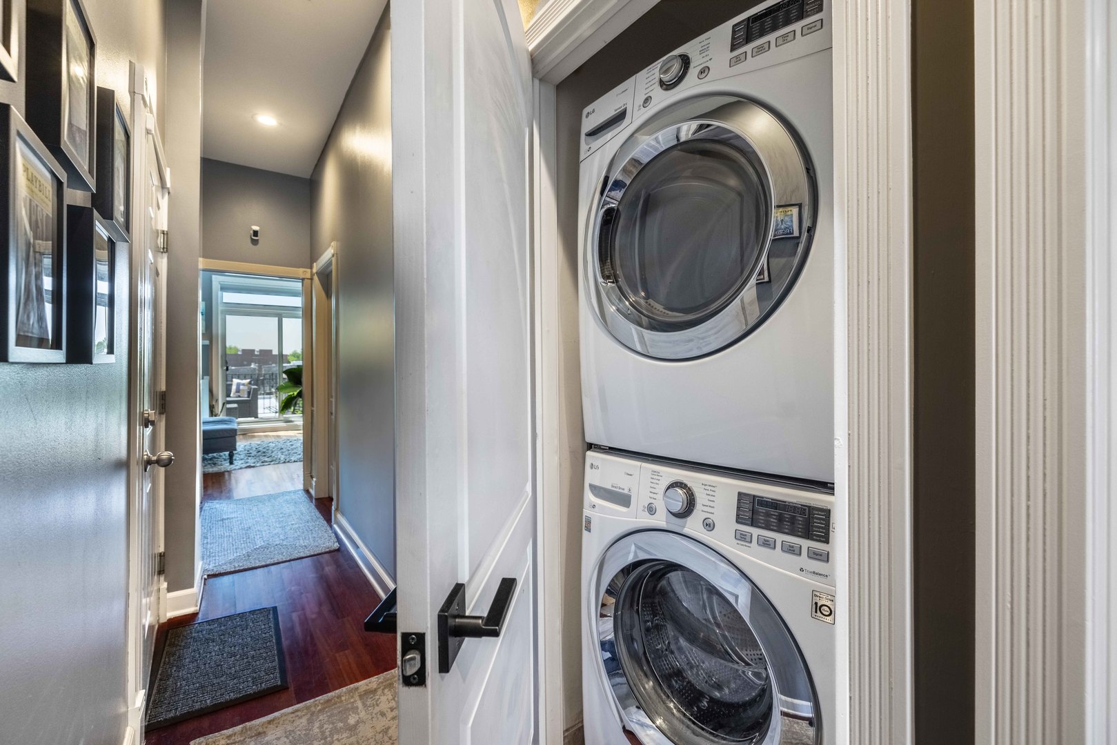 1933 West Irving Park Road, Unit 4 Chicago, IL 60613 - Photo 17 of 18 Gallery Image 17