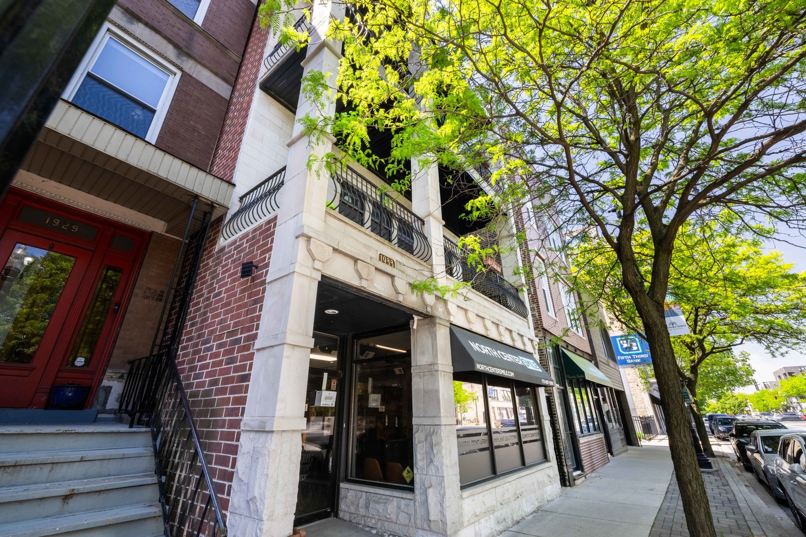 1933 West Irving Park Road, Unit 4 Chicago, IL 60613 - Photo 2 of 18 Gallery Image 2