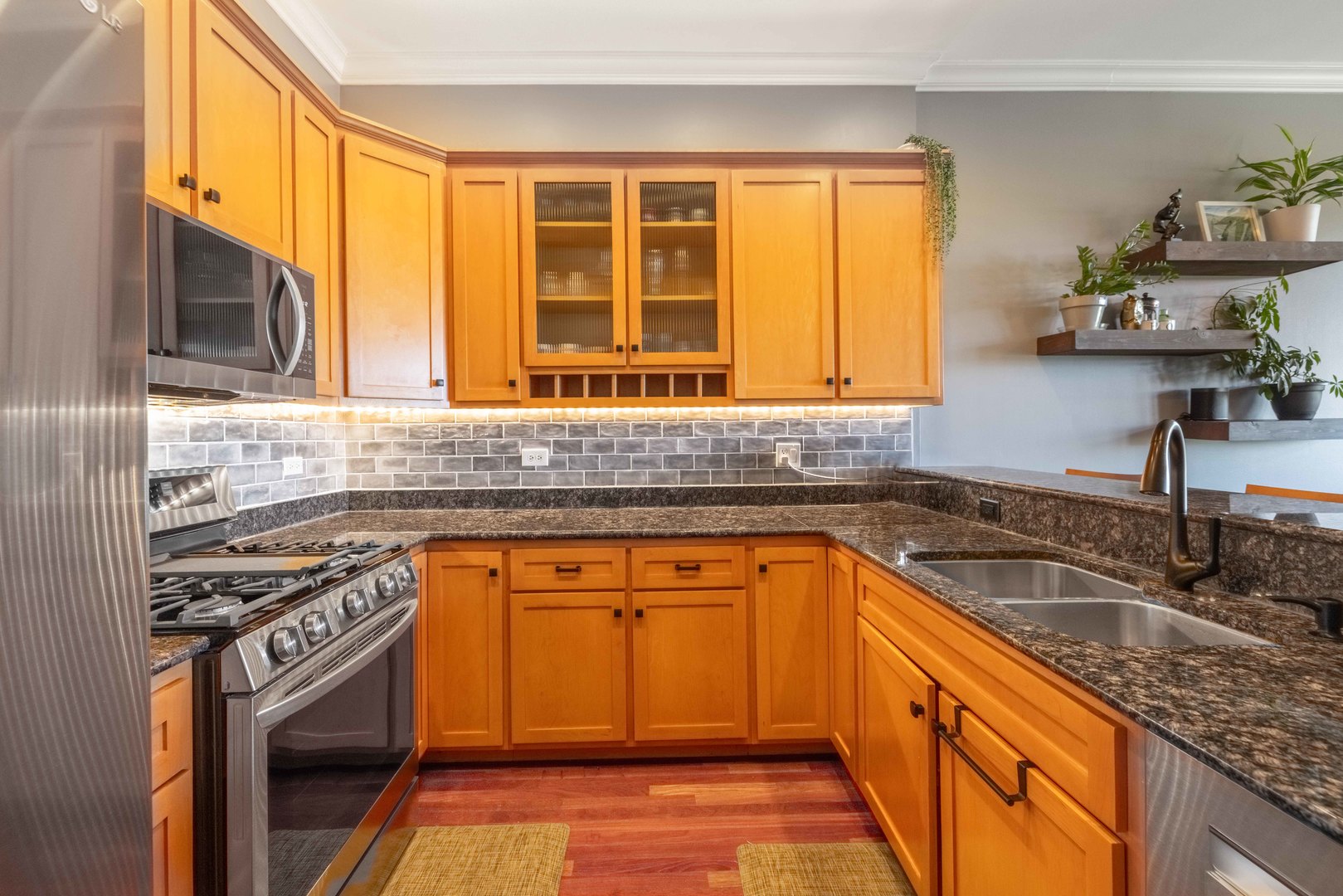 1933 West Irving Park Road, Unit 4 Chicago, IL 60613 - Photo 8 of 18 Gallery Image 8