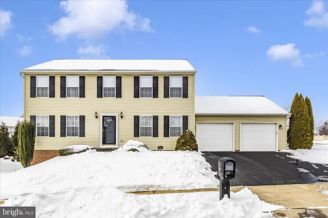 $399,750 | 7523 Seneca Ridge Drive, York, PA 17403