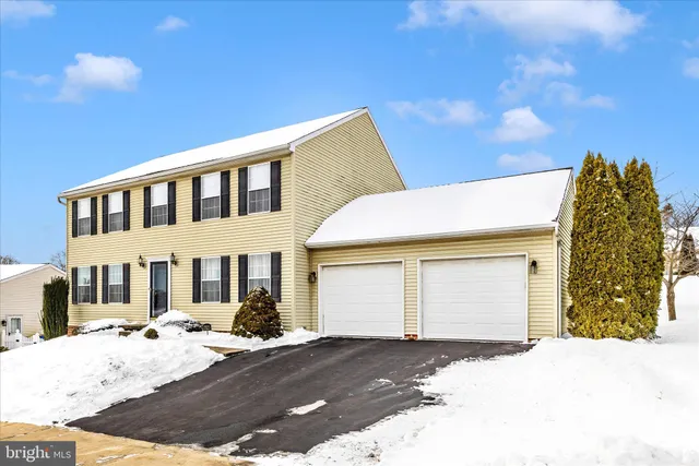 $399,750 | 7523 Seneca Ridge Drive, York, PA 17403
