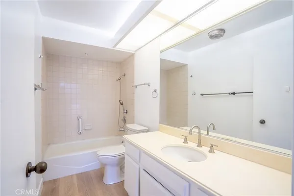$2,790 | 222 South Central Avenue, Los Angeles, CA 90012