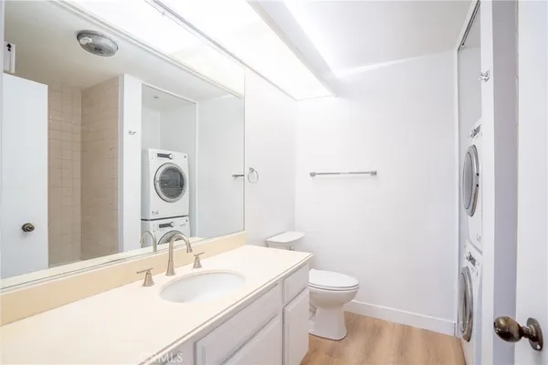 $2,790 | 222 South Central Avenue, Los Angeles, CA 90012