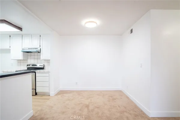 $2,890 | 222 South Central Avenue, Los Angeles, CA 90012
