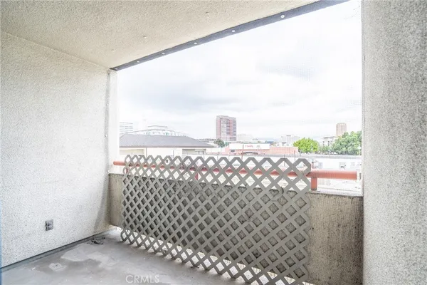 $2,890 | 222 South Central Avenue, Los Angeles, CA 90012