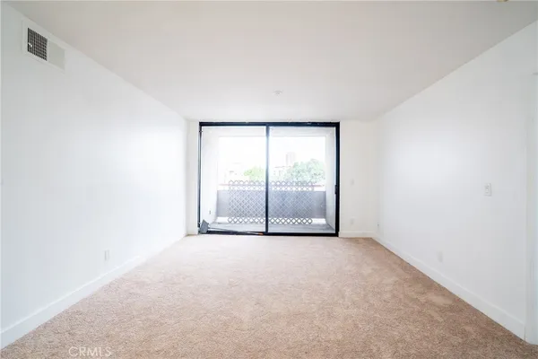 $2,890 | 222 South Central Avenue, Los Angeles, CA 90012