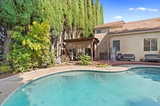 a picture of a wall with a white wall and a painting