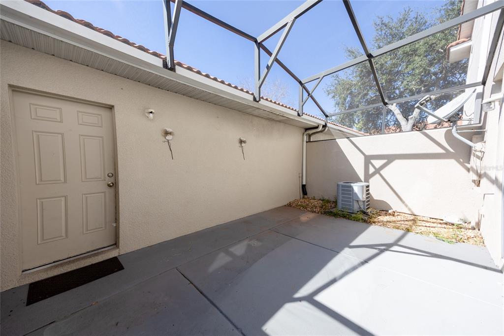 3140 Riachuelo Lane Kissimmee, FL 34744 - Photo 18 of 24 a view of a garage