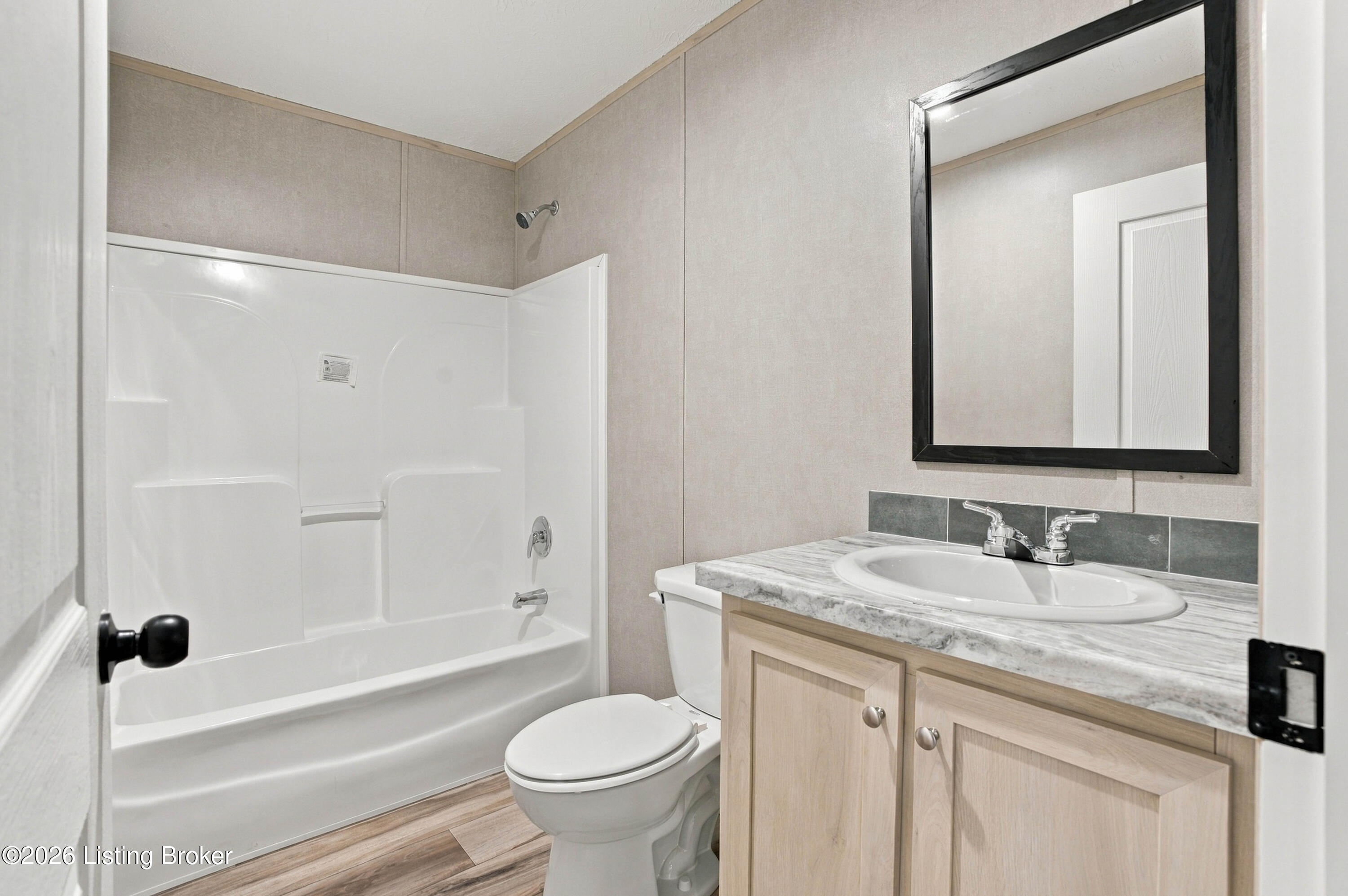 4489 Berrytown Road Rineyville, KY 40162 - Photo 33 of 39 33 - Hall Bath