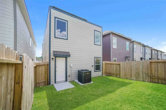 $1,950 | 15234 Estrella Road West, Houston, TX 77073