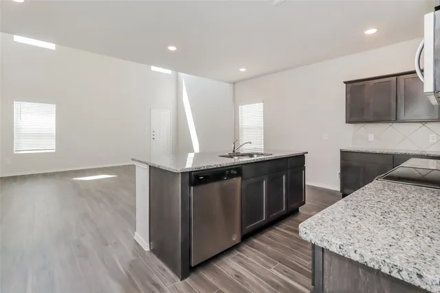 $1,950 | 15234 Estrella Road West, Houston, TX 77073