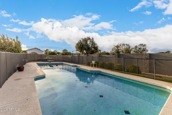 $780,000 | 5302 West Greenway Road, Glendale, AZ 85306